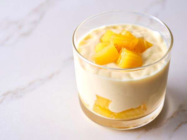 Mischen Sie dies mit Ananas und Sie haben das einfachste (und süchtig machendste) Eisdessert der Welt.