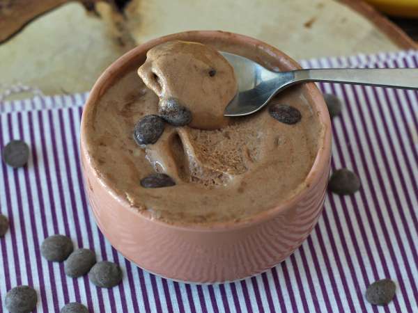 6 zuckerfreie Eisrezepte, um den Sommer ohne Schuldgefühle zu genießen