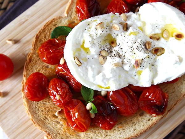 Burrata: 8 Rezeptideen, um diesen ultra-cremigen Käse zu verfeinern