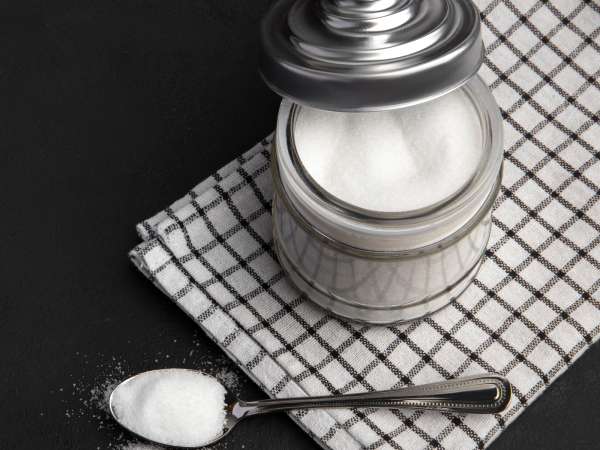 Ihr, die ihr Zucker immer im gleichen Glas aufbewahrt, so verdirbt er, ohne dass ihr es merkt