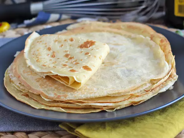 Laktosefreie Crêpes: das einfache Rezept mit nur einer Zutat, die Sie bereits zu Hause haben