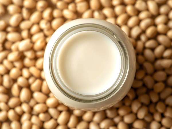 Welche pflanzliche Milch ist am gesündesten? Wir klären auf!