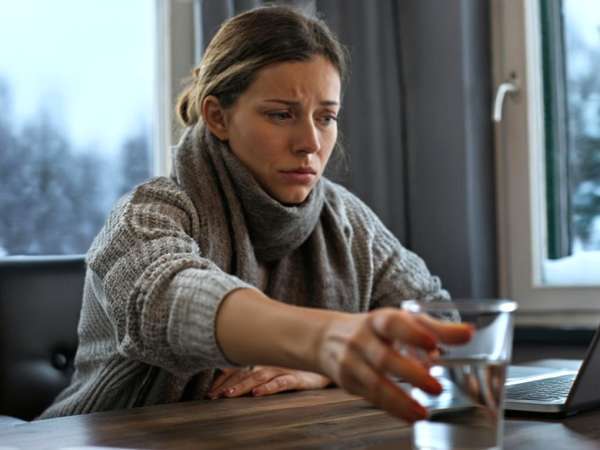 Stille Dehydrierung: Warum es so schwer ist, in der Kälte Wasser zu trinken, und wie man es mühelos umdrehen kann