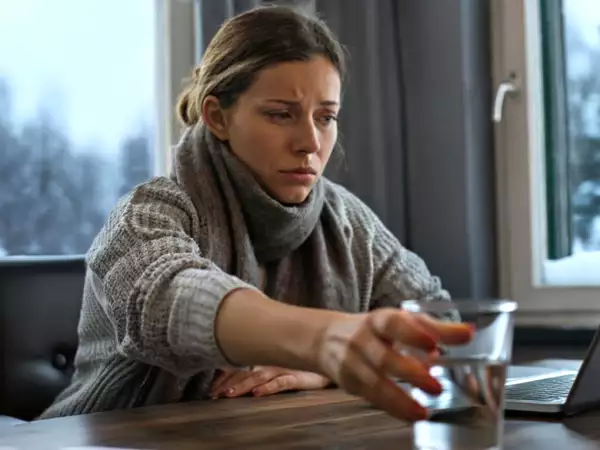 Stille Dehydrierung: Warum es so schwer ist, in der Kälte Wasser zu trinken, und wie man es mühelos umdrehen kann