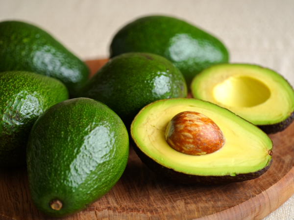 Wie kann man eine Avocado schneller reifen lassen? Hier sind die einfachen Tricks, um nicht mehr tagelang zu warten