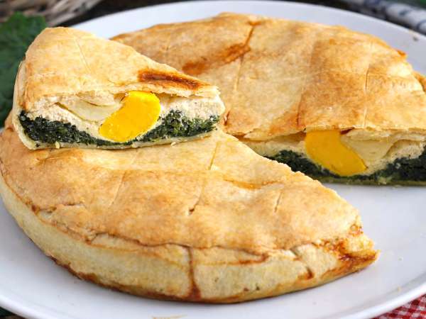 Ostern Osterkuchen, der italienische herzhafte Kuchen, der einen Platz auf Ihrem Tisch verdient.