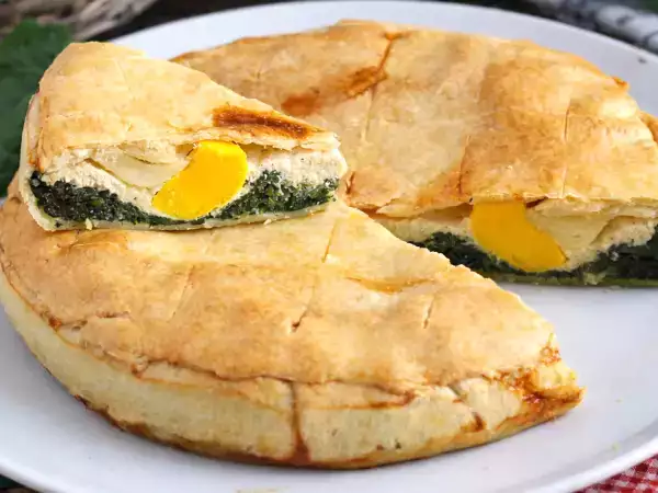 Ostern Osterkuchen, der italienische herzhafte Kuchen, der einen Platz auf Ihrem Tisch verdient.