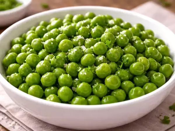Wie kocht man frische Erbsen? Mit welchen Tricks sie zart und grün bleiben
