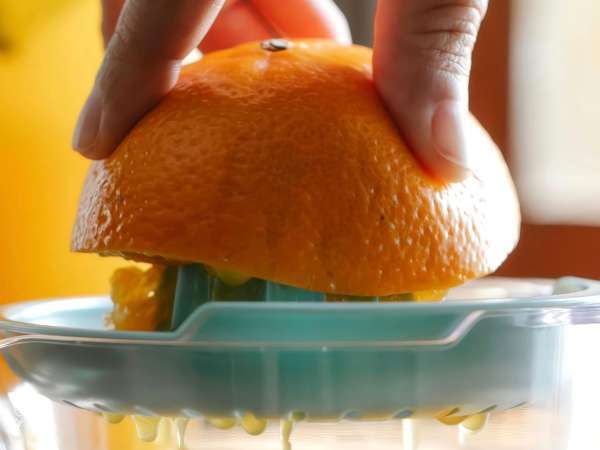 Macht Orangensaft wirklich dick? Was Sie wissen sollten, bevor Sie ihn aus dem Frühstück verbannen