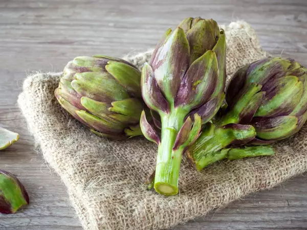 Wie kann man Artischocken länger aufbewahren, ohne dass sie schwarz werden?