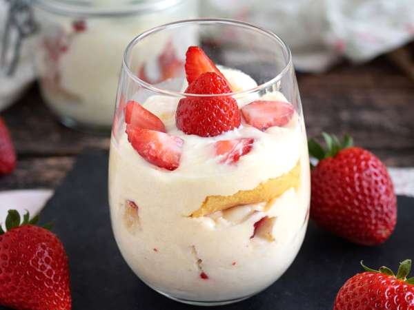 Erdbeer-Tiramisu: eine frühlingshafte Version des italienischen Klassikers
