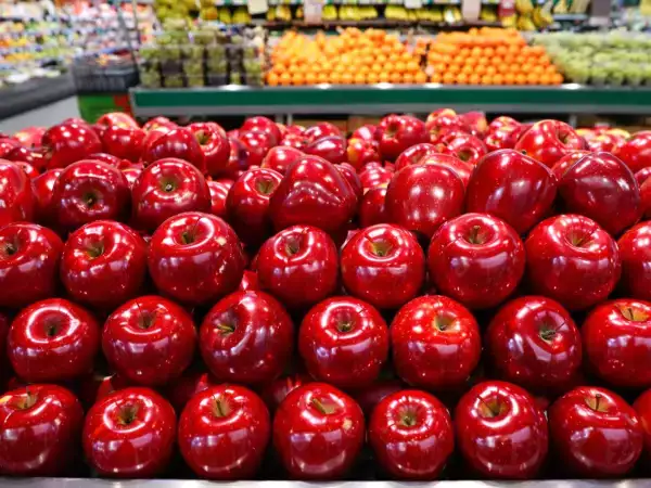 Trauen Sie den glänzenden Äpfeln aus dem Supermarkt? Es steckt etwas dahinter, was nur wenige wissen
