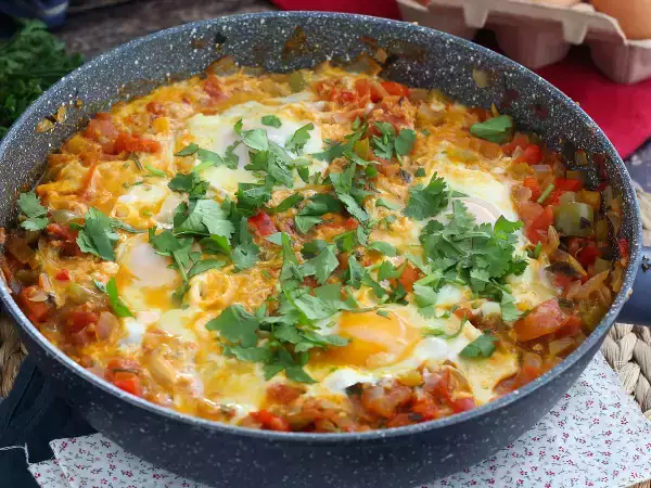 Was soll man kochen, wenn man fast nichts zu Hause hat? Mit diesen 7 einfachen Rezepten lässt sich jede Mahlzeit mühelos retten