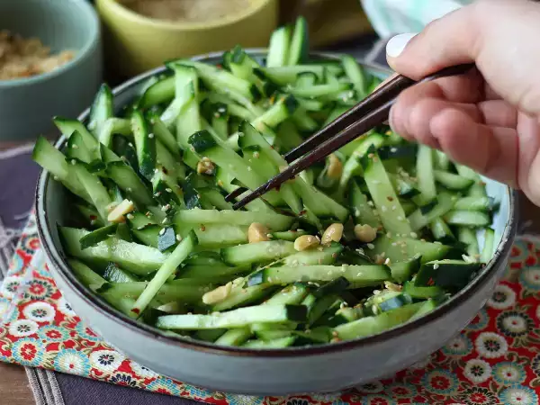 14 preiswerte Rezepte mit Gurken, die Sie sofort ausprobieren können: frisch, clever und wirklich voller Geschmack