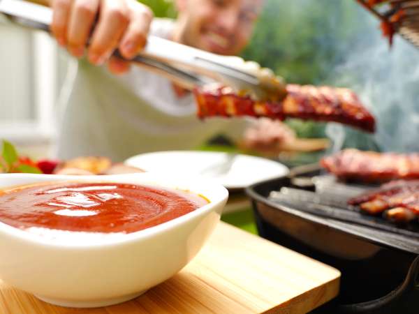 Barbecue-Soße: Zu Hause zubereitet, verwandelt sie jedes Fleisch