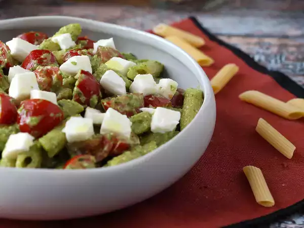 Ist Ihnen schon einmal aufgefallen, dass diese 6 Rezepte für kalte Nudeln eines gemeinsam haben: Sie verschwinden im Handumdrehen?