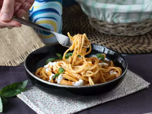 8 Rezepte für erste Gänge mit Burrata, Stracciatella und Mozzarella, die jedes Mittagessen zu einem echten Genuss machen