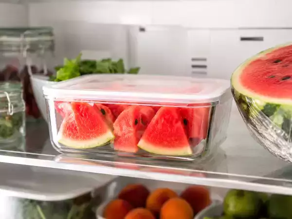 Wie hält sich eine aufgeschnittene Wassermelone länger? Was man vermeiden sollte, damit sie ihre Frische behält