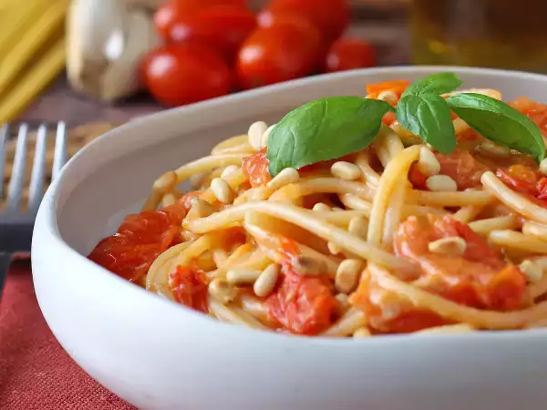 Cherrytomaten im Kühlschrank und keine Ideen? 24 clevere, frische und unwiderstehliche Rezepte, um sie sofort zu verwerten!