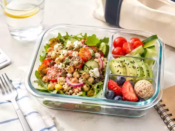 Sommer-Lunchbox: Einfache Rezepte zum Mitnehmen ins Büro, wenn es heiß ist!