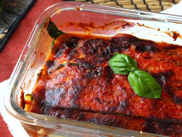 Ja, du kannst Zucchini-Parmigiana in der Heißluftfritteuse zubereiten: eine knusprige Variante, die alles verändert