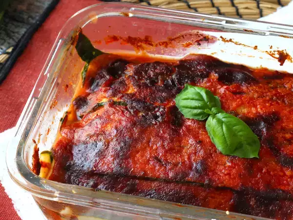 Ja, du kannst Zucchini-Parmigiana in der Heißluftfritteuse zubereiten: eine knusprige Variante, die alles verändert
