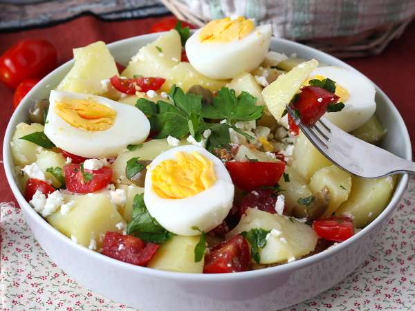 5 einfache und leckere Kartoffelsalate als Abwechslung zum Klassiker – ganz ohne großen Aufwand in der Küche