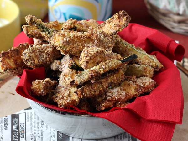 Zucchini aus der Heißluftfritteuse: 6 schnelle Rezepte, die beim Abendessen im Nu verputzt sind