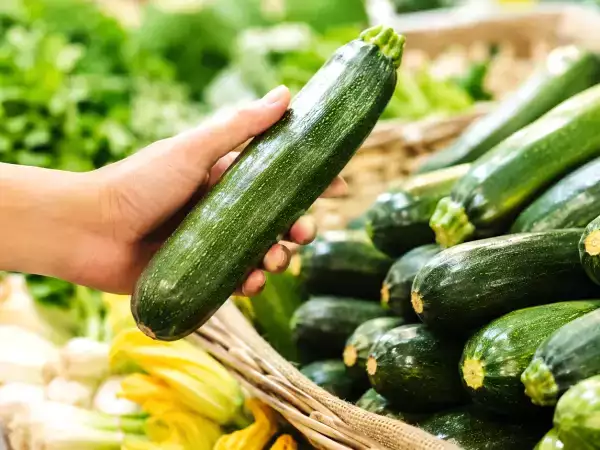 So wählt man jedes Mal die perfekten Zucchini aus: die kleinen praktischen Details, die fast jeder übersieht