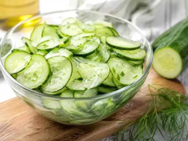 Gurke: Der ganz einfache Trick, um sie vor dem Servieren bekömmlicher zu machen