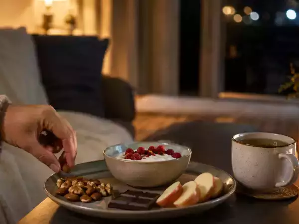 Abendliches Naschen: Die richtigen Tipps, um sich etwas Gutes zu gönnen, ohne den Schlaf zu beeinträchtigen