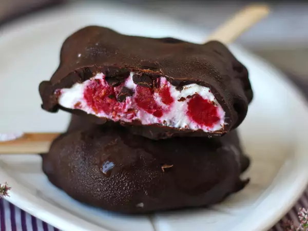 Es muss nicht immer Eis sein: Schokoladenrezepte für den Sommer – erfrischend, einfach und perfekt für die Hitze