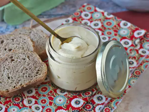 Ist selbstgemachte Mayonnaise wirklich gesünder? Was die kurze Zutatenliste nicht verrät...