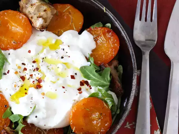 10 Sommersalate mit Käse: frische Rezepte mit Feta, Burrata, Mozzarella und Ziegenkäse