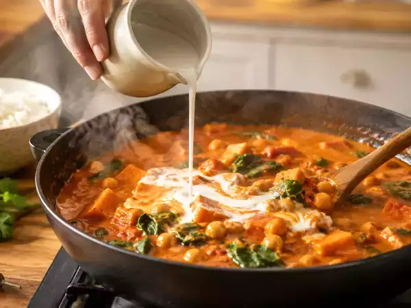 Retten Sie ein zu scharfes Curry mit schnellen, praktischen Tipps, die Sie sofort umsetzen können, um Schärfe und Geschmack auszugleichen