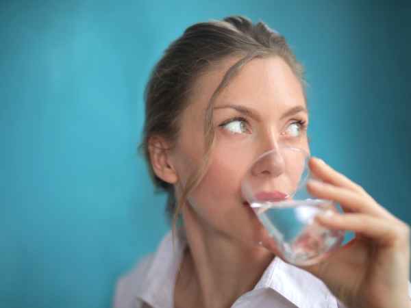 Warum Sie wahrscheinlich nicht genug Wasser trinken und was Sie dagegen tun können