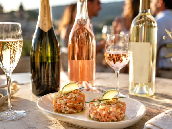 Französische Weine, die man zum Aperitif probieren sollte: Weine, die schon beim ersten Schluck überzeugen