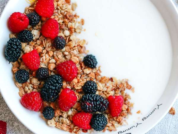 Griechischer Joghurt oder Quark: Was sollte man wählen, wenn man auf seine Ernährung achtet?