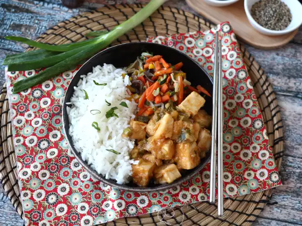 Mit Hähnchen oder Tofu? Entdecken Sie das General-Tao-Abendessen, das die Familie bei einem köstlichen Gericht zusammenbringt