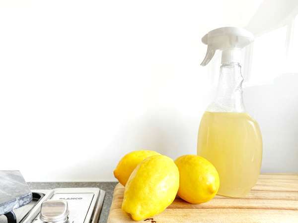 Weißer Essig ist ein einfaches Produkt mit vielen Anwendungsmöglichkeiten.