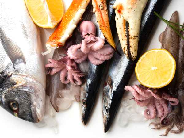 8 Muss-Einkäufe beim Fischhändler für das Abendessen an Heiligabend und Silvester