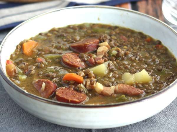 Die Tricks, die Ihre Art zu kochen verändern werden: Wie man Eintöpfe eindickt und die ideale Konsistenz erreicht.