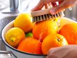 Artikel: Reiben Sie die Schale von Zitrusfrüchten, ohne sie zu waschen? Hier ist der Grund, warum Sie das falsch machen (auch wenn sie biologisch sind)