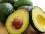 Artikel: Kann man Avocados wirklich jeden Tag essen? Was die Experten sagen (und was Sie vermeiden sollten)