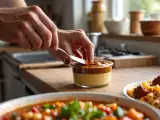 Artikel: Tagesmenü, 5. Mai: köstliche vegetarische Chorba, Rigattoni mit Pilzen und Creme Caramel