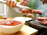 Artikel: Barbecue-Soße: Zu Hause zubereitet, verwandelt sie jedes Fleisch