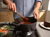 Artikel: Tagesmenü, 18. Juni: Ein Fest der Aromen mit Scharfen Grillmeistern, Boeuf Bourguignon und 3-Schokoladen-Kuchen