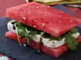 Artikel: Nie wieder nur als Dessert: Sechs herzhafte Rezepte mit Wassermelone, die überraschen und ihren Geschmack neu interpretieren
