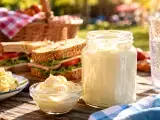 Artikel: Wie lange kann Mayonnaise bei Hitze außerhalb des Kühlschranks stehen, bevor sie gesundheitsschädlich wird?