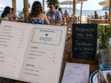 Artikel: 11 psychologische Tricks in Restaurants und Strandbars, die dich dazu bringen, mehr auszugeben – und wie du sie erkennst